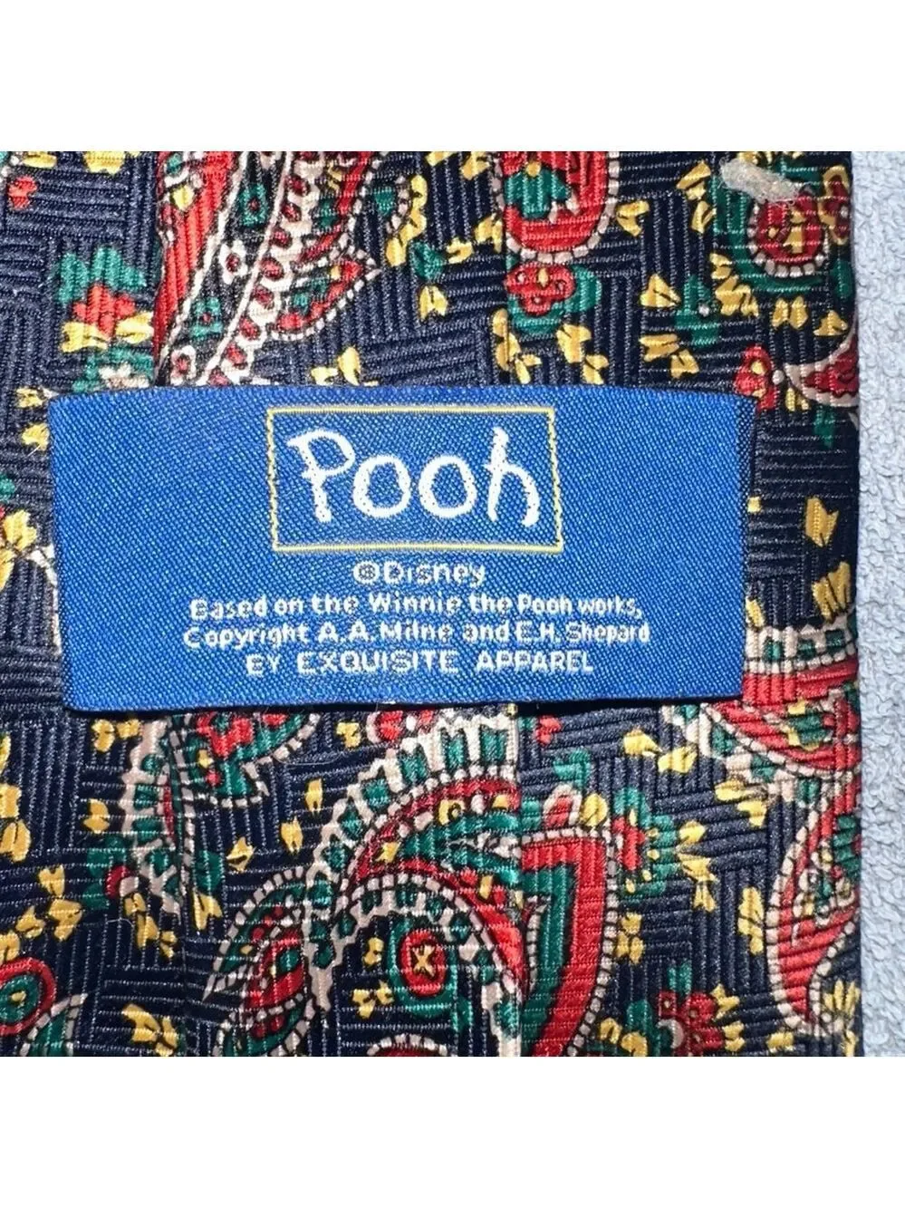 Vintage Winnie the Pooh and Friends Paisley Pattern Men’s Neck Tie